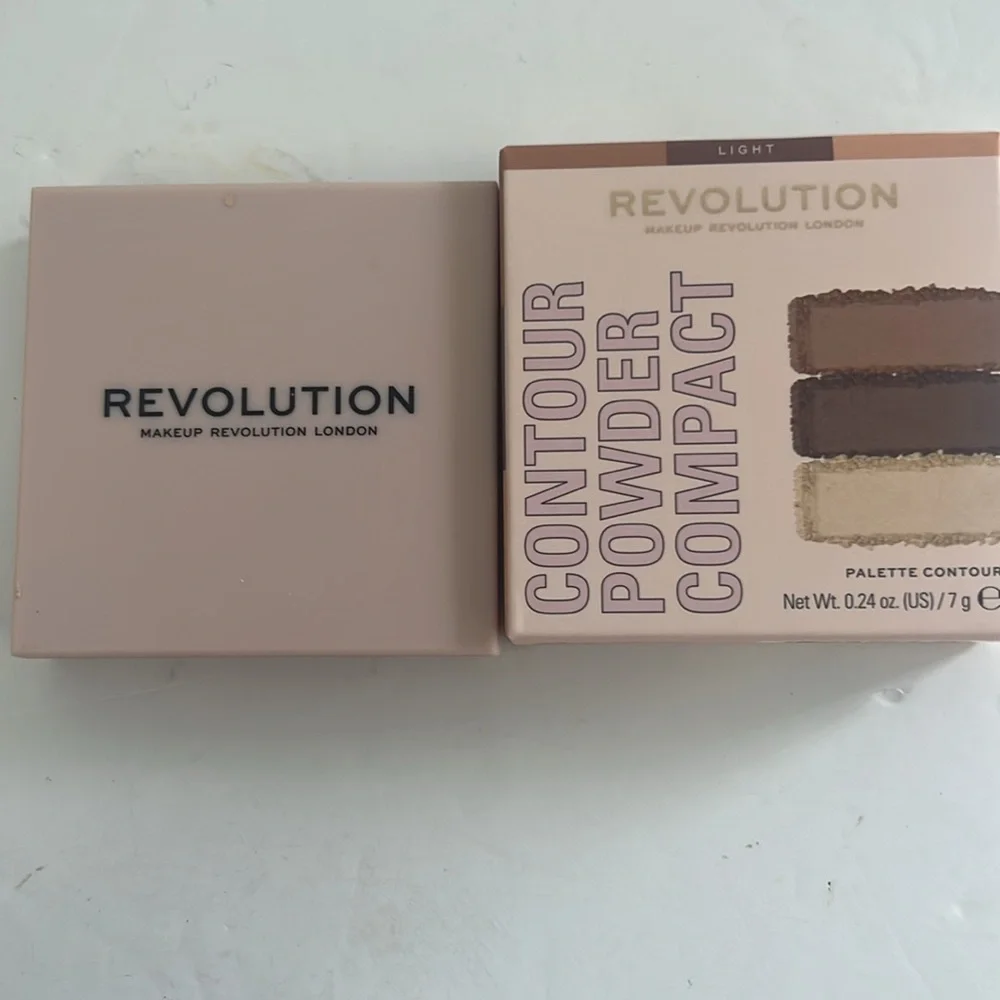 Revolution london Contour Powder Compact - Light‎ Palette Net 0.24oz